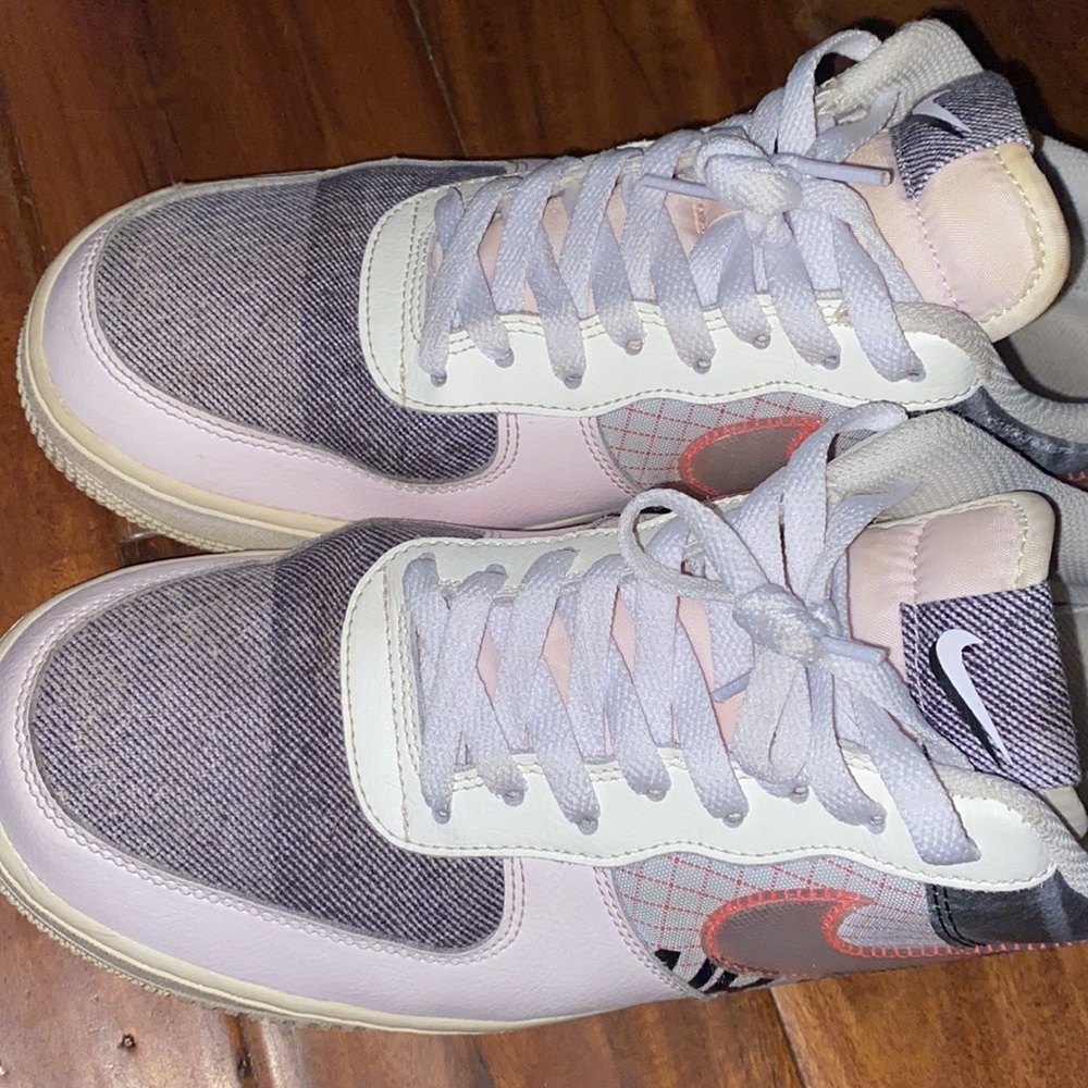 Air Force 1 - Picture 3 of 9